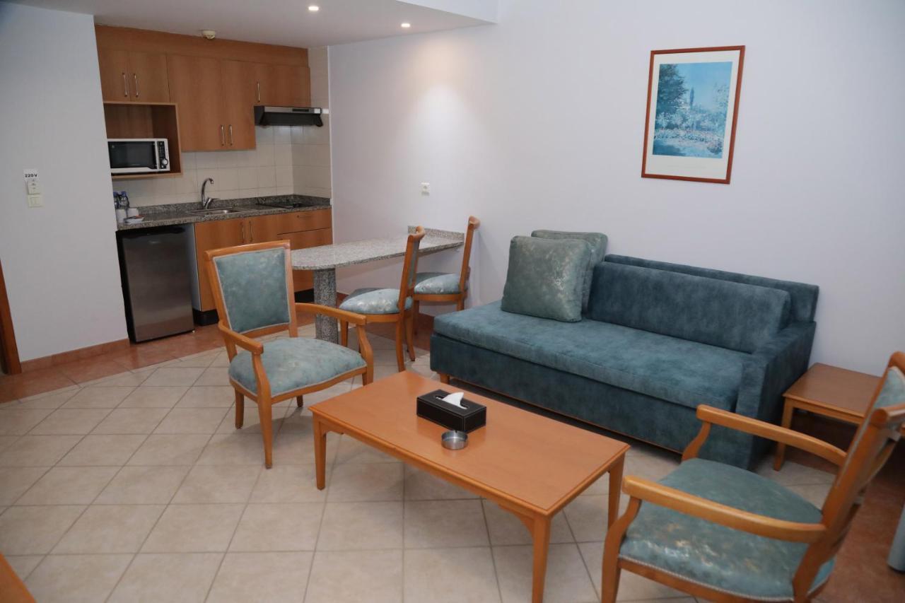 El Sheikh Suites Hotel Бейрут Екстериор снимка