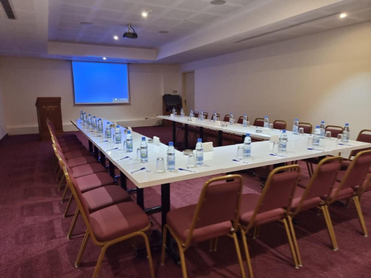 El Sheikh Suites Hotel Бейрут Екстериор снимка