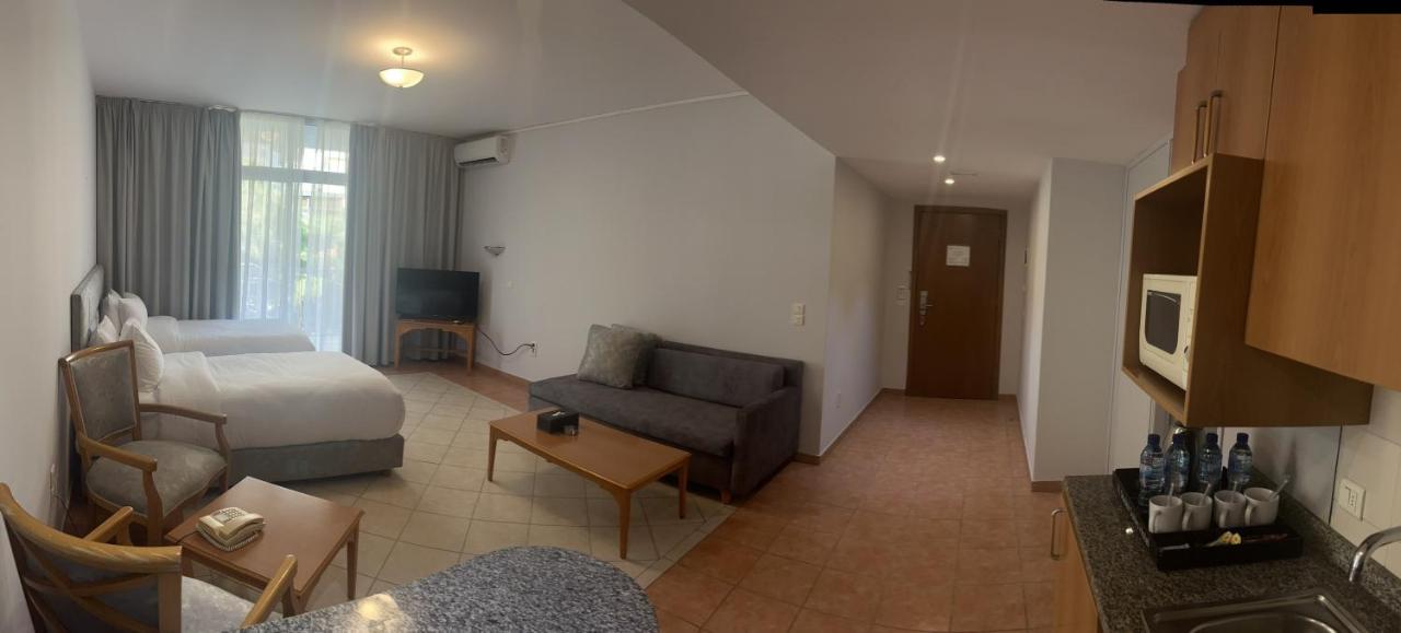 El Sheikh Suites Hotel Бейрут Екстериор снимка