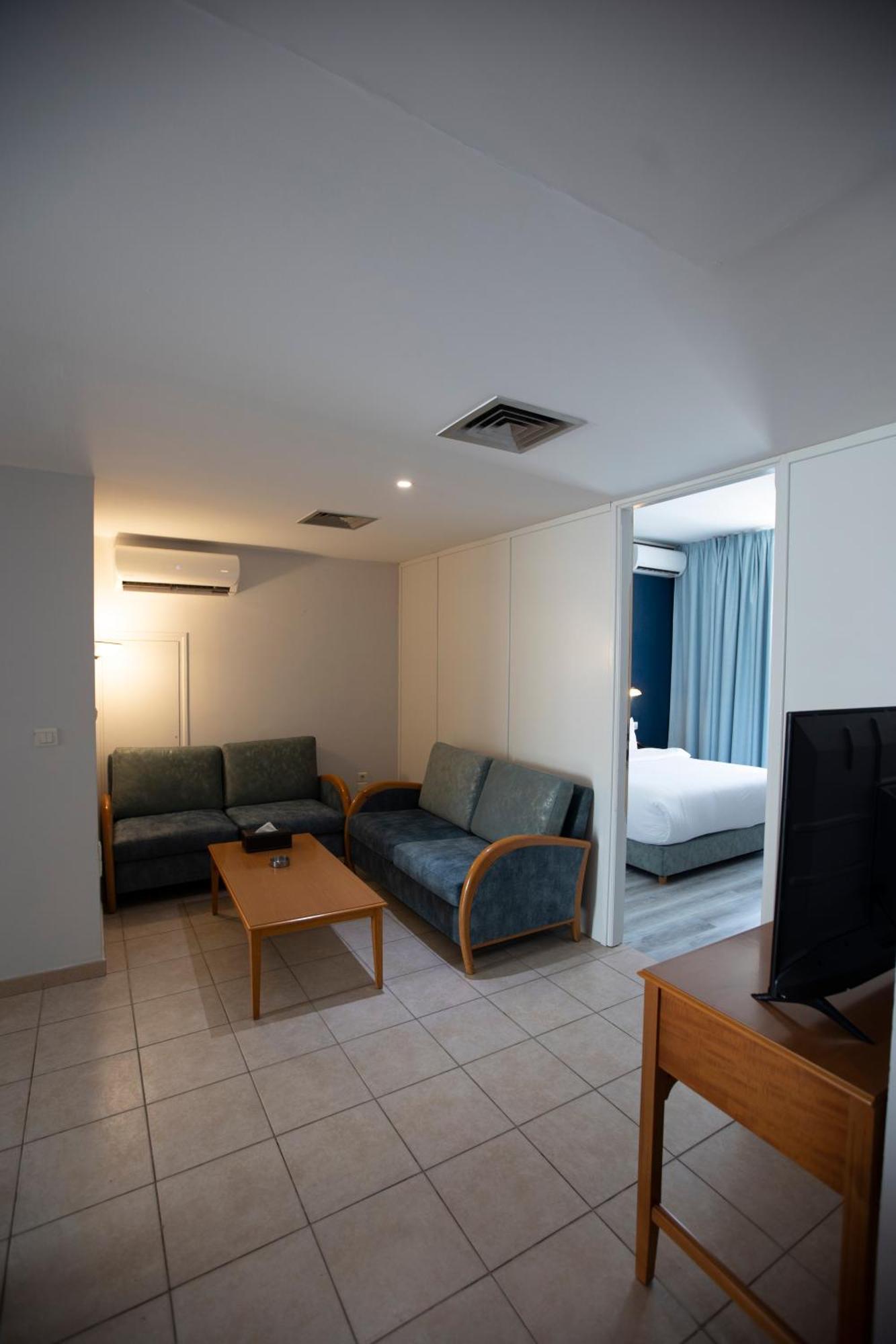 El Sheikh Suites Hotel Бейрут Екстериор снимка
