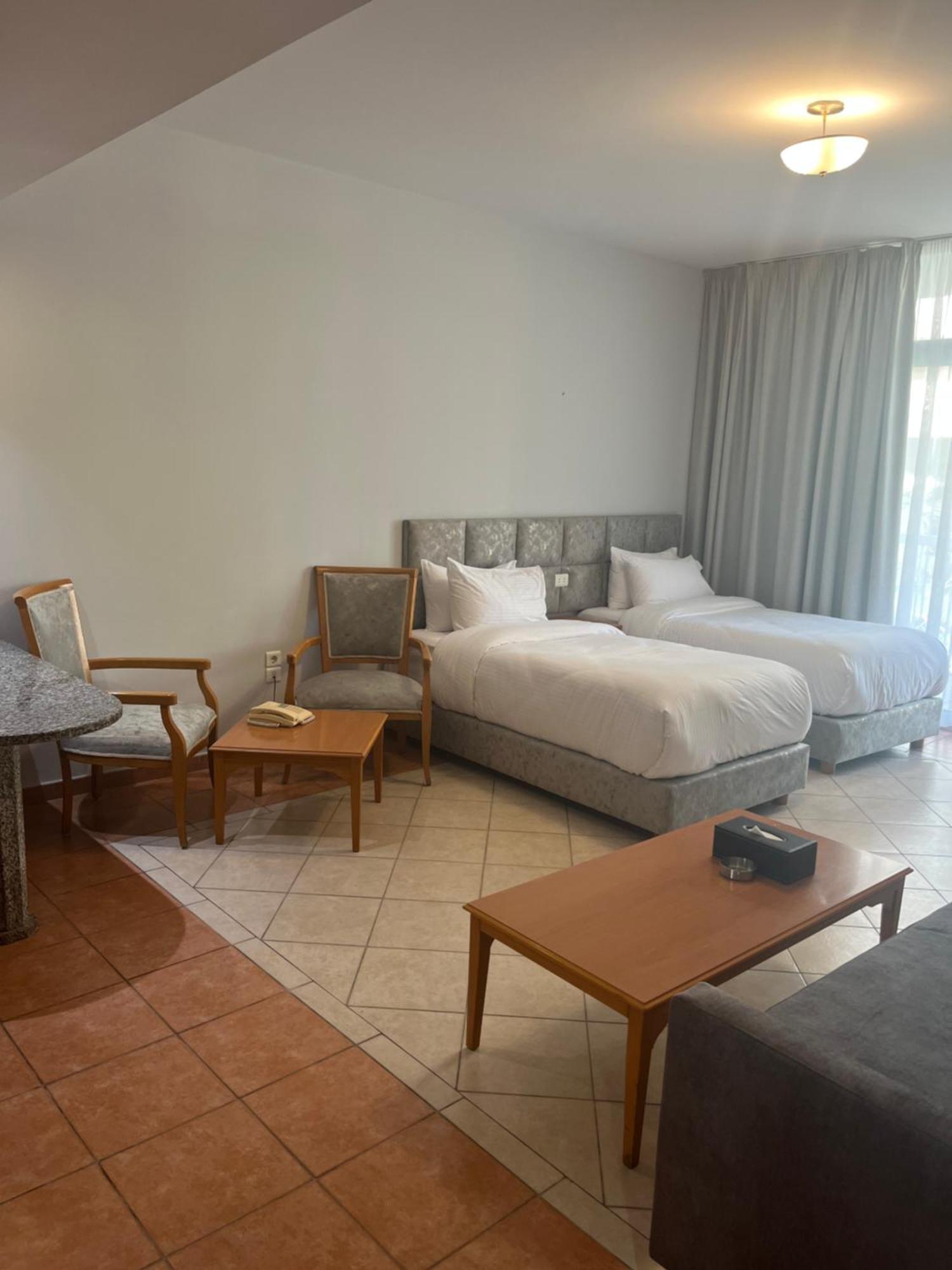 El Sheikh Suites Hotel Бейрут Екстериор снимка